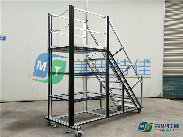 55度2.5米移動(dòng)式防撞登高梯5.jpg